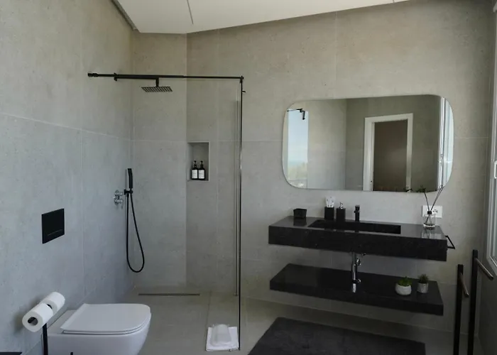 Esmi Durres Villa *