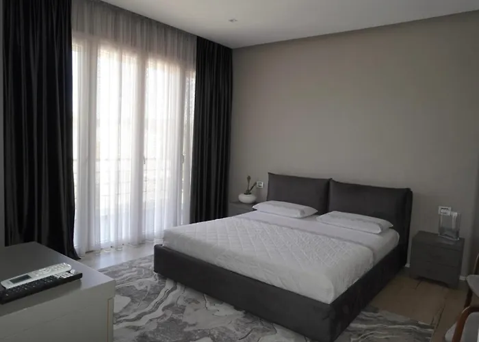 Esmi Durres