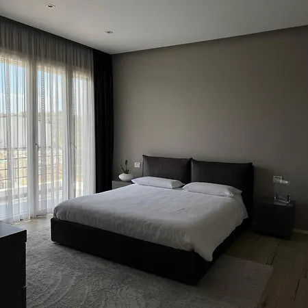 Villa Esmi Durres *