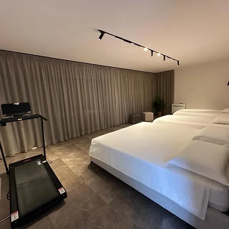 Esmi Durres Villa *