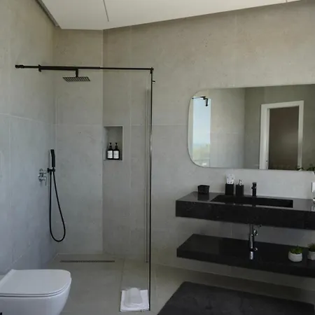 Esmi Durres Villa *