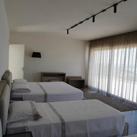 Esmi Durres