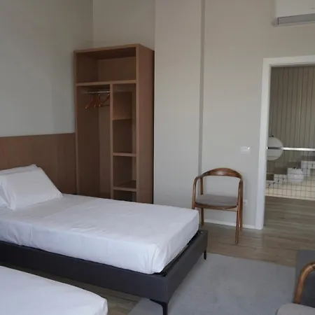 Esmi Durres