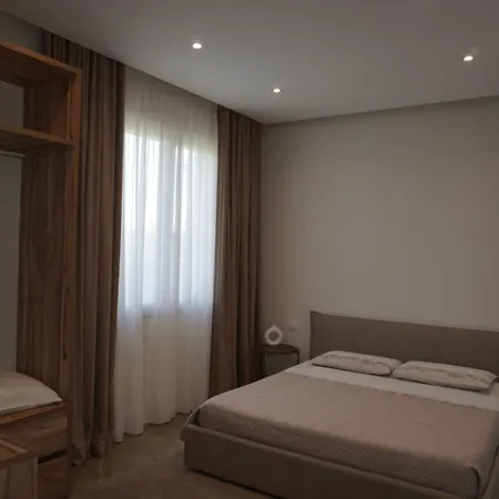 Esmi Durres * Kryemedhej